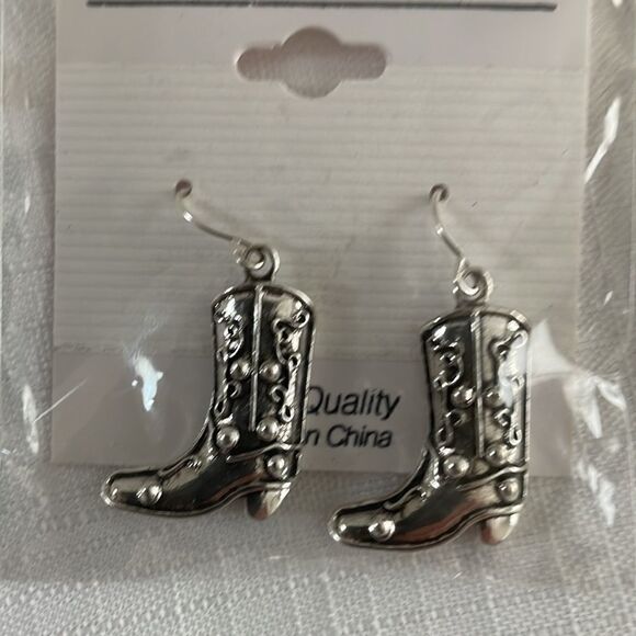 RAINBOW COLLECTION SILVER COWGIRL AND FLEUR DE LIS EARRINGS.  NEW - Picture 2 of 4
